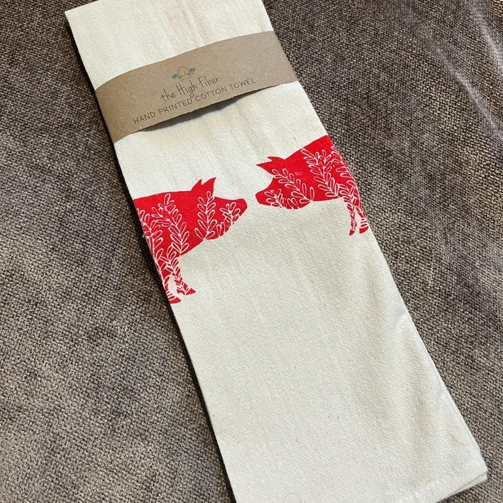 NWT Kitchen Dishtowel with Handprinted Pig Print